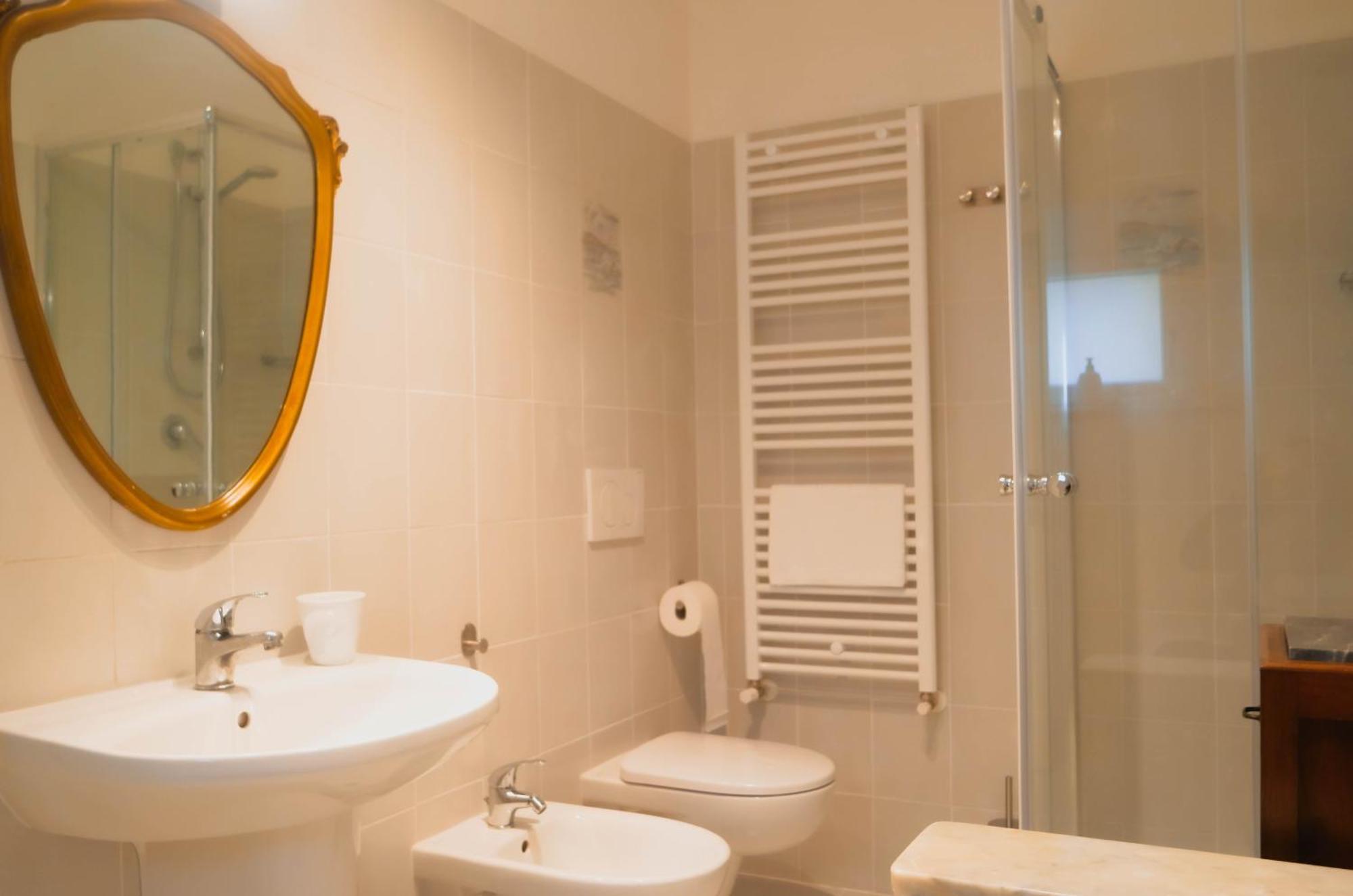 La Tonnaia Apartment Lari Ngoại thất bức ảnh